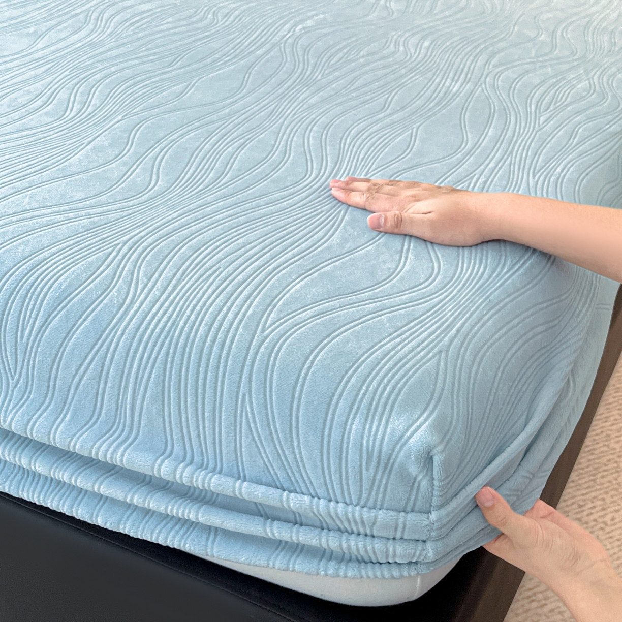 91家纺网 家纺一手货源 找家纺 酱子 2025新款烂花牛奶绒床笠 烂花床笠-浅蓝