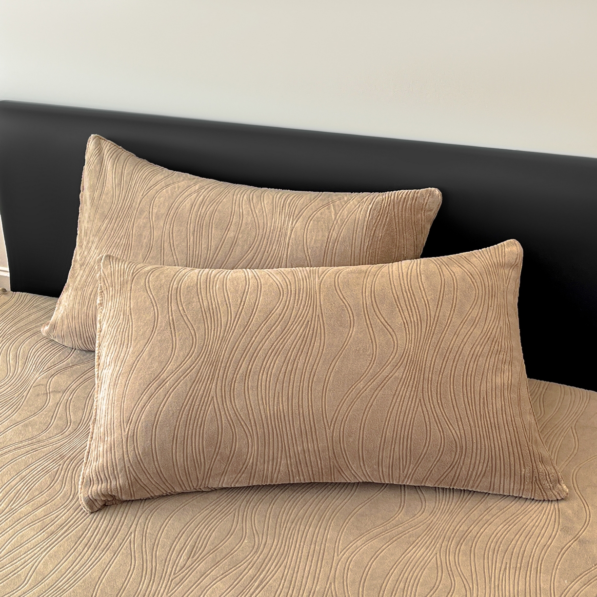 91家纺网 家纺一手货源 找家纺 酱子 2025新款烂花牛奶绒床笠 烂花床笠-深咖