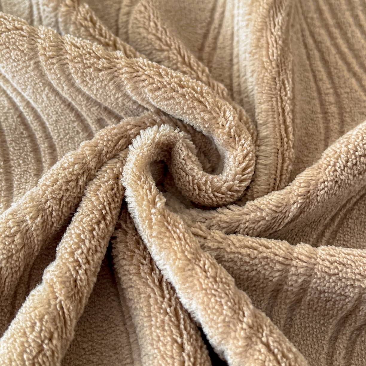 91家纺网 家纺一手货源 找家纺 酱子 2025新款烂花牛奶绒床笠 烂花床笠-深咖