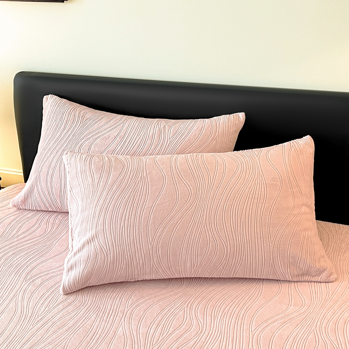 91家纺网 家纺一手货源 找家纺 酱子 2025新款烂花牛奶绒床笠 烂花床笠-桃粉