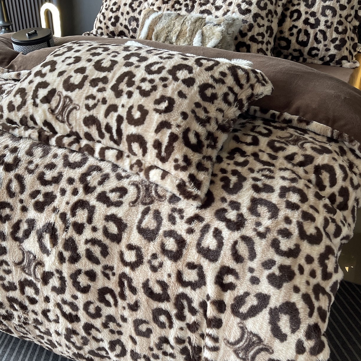 91家纺网 家纺一手货源 找家纺 （总）莱豫家纺 2025新款秋冬加厚皮草级兔绒加牛奶绒四件套