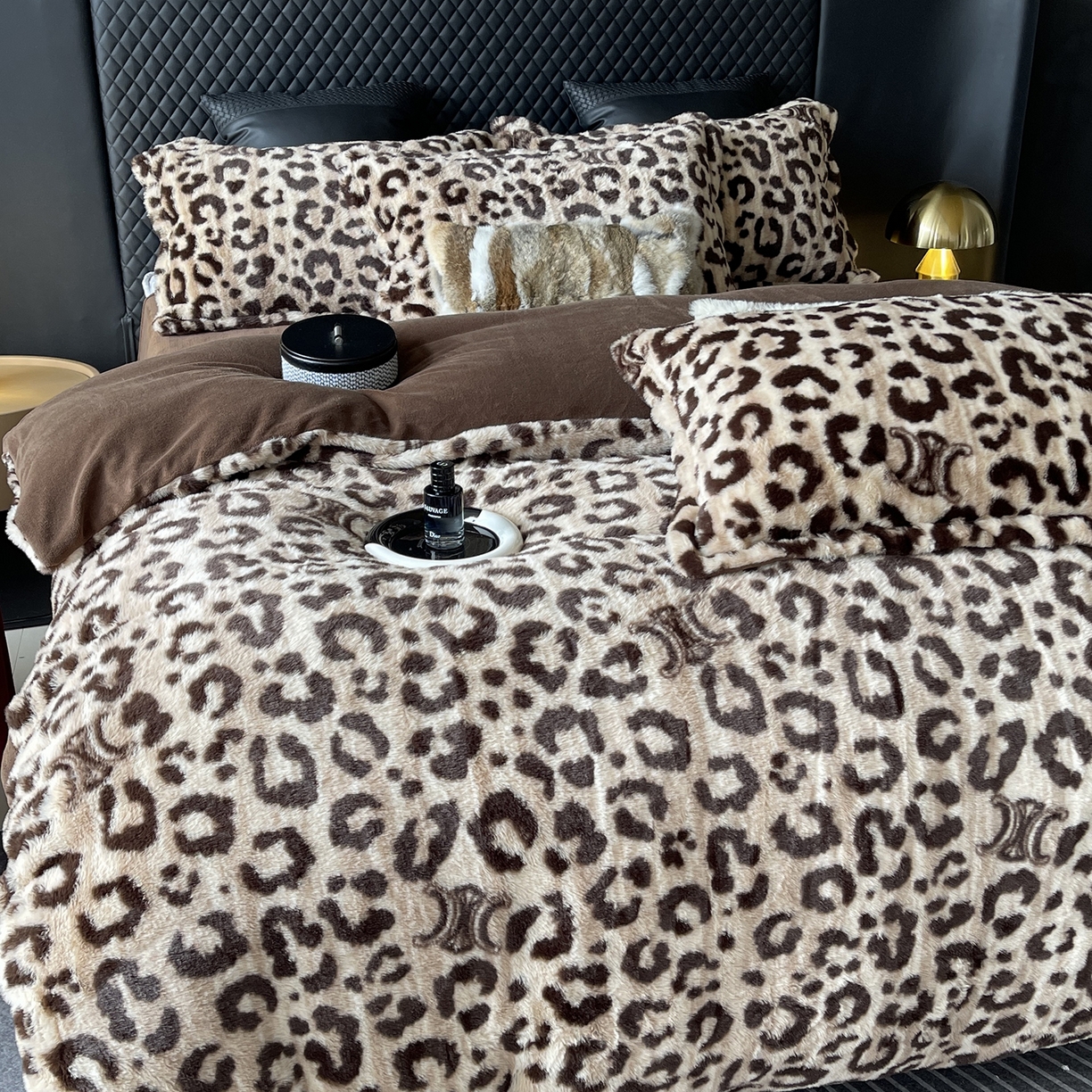 91家纺网 家纺一手货源 找家纺 （总）莱豫家纺 2025新款秋冬加厚皮草级兔绒加牛奶绒四件套