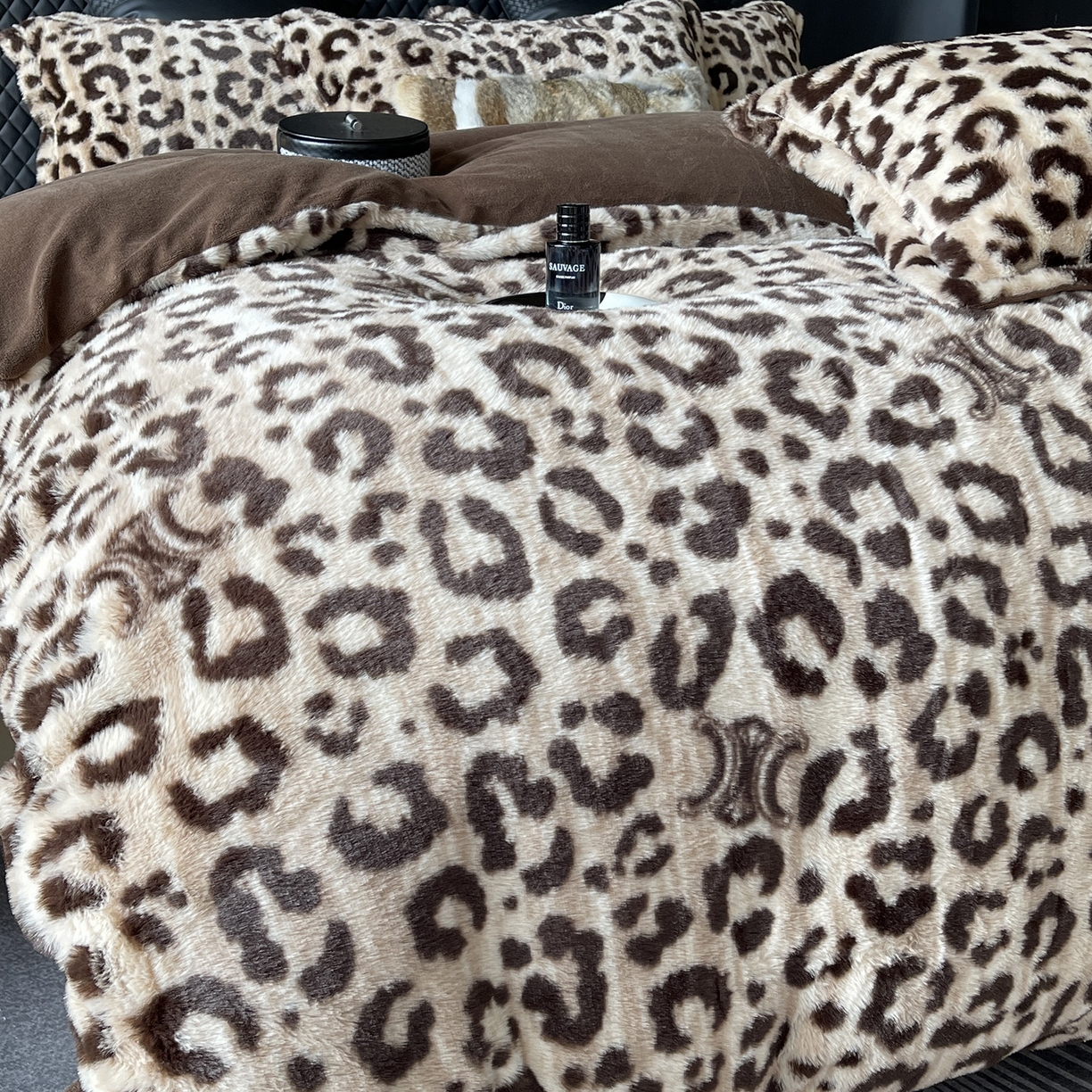 91家纺网 家纺一手货源 找家纺 （总）莱豫家纺 2025新款秋冬加厚皮草级兔绒加牛奶绒四件套