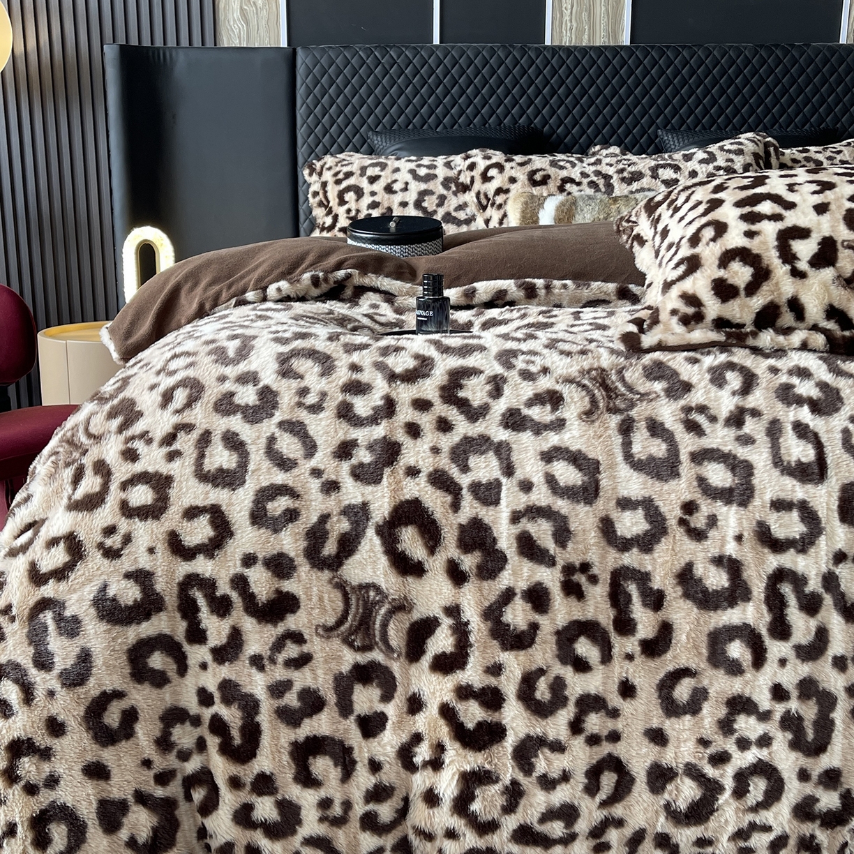 91家纺网 家纺一手货源 找家纺 （总）莱豫家纺 2025新款秋冬加厚皮草级兔绒加牛奶绒四件套