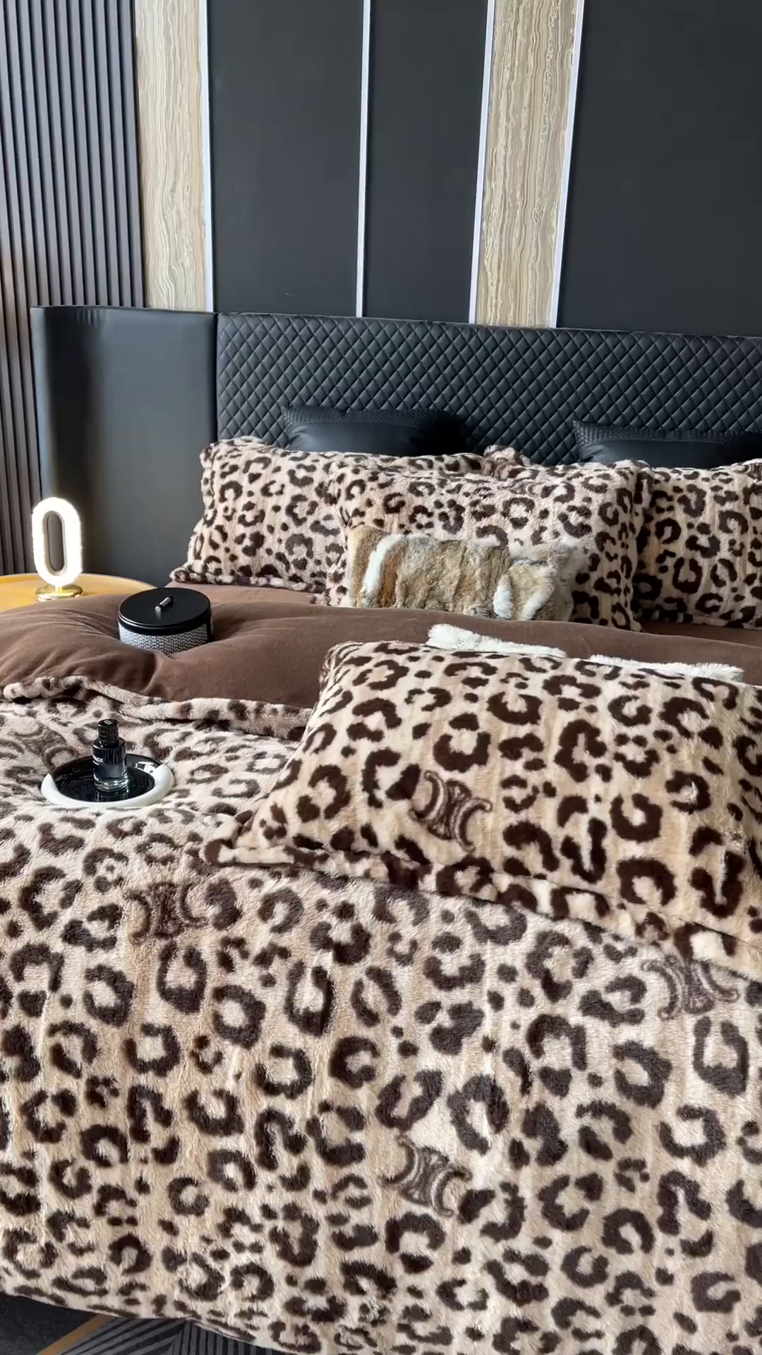 91家纺网 家纺一手货源 找家纺 莱豫家纺 2025新款秋冬加厚皮草级兔绒加牛奶绒四件套 豹纹