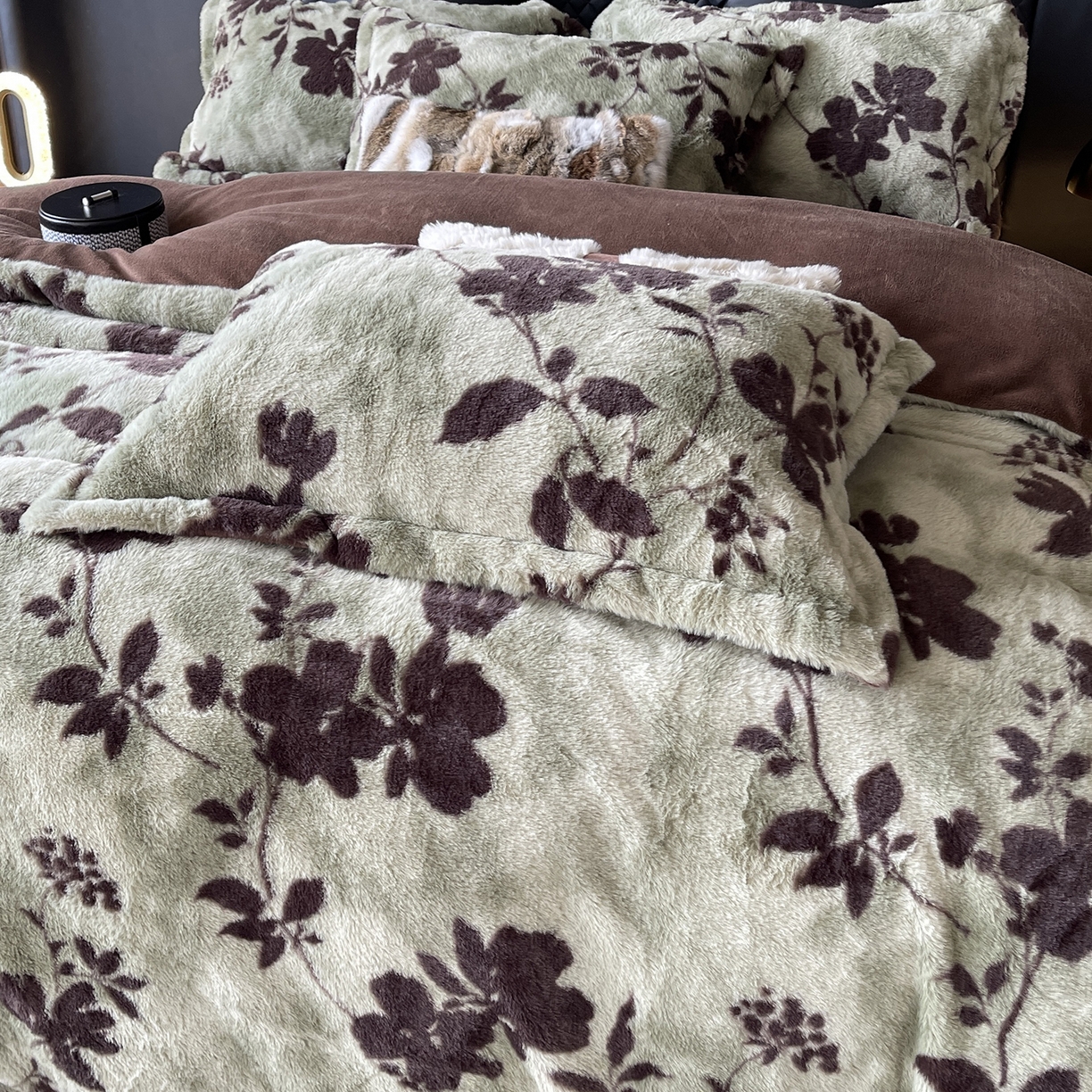 91家纺网 家纺一手货源 找家纺 莱豫家纺 2025新款秋冬加厚皮草级兔绒加牛奶绒四件套 贝莉