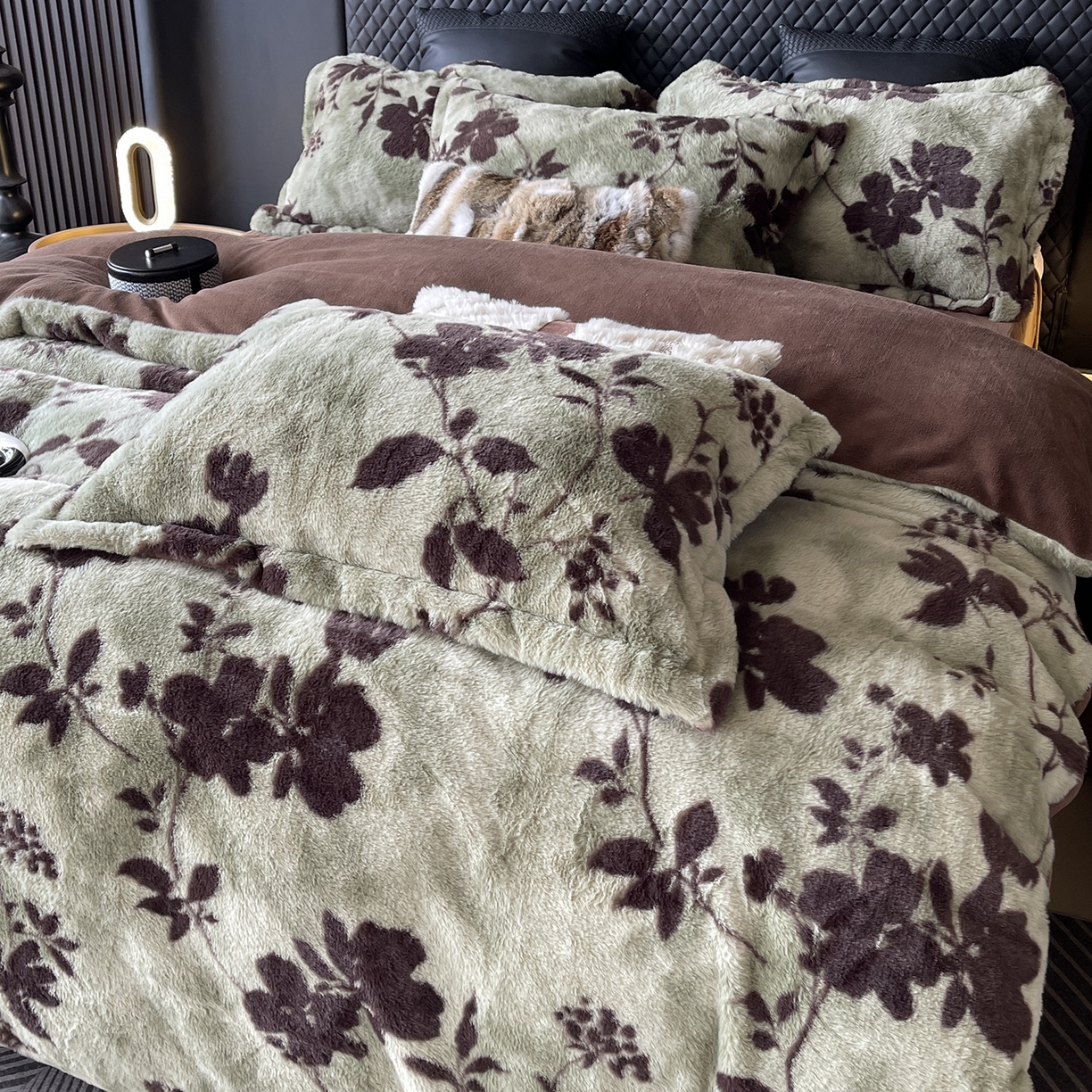 91家纺网 家纺一手货源 找家纺 莱豫家纺 2025新款秋冬加厚皮草级兔绒加牛奶绒四件套 贝莉