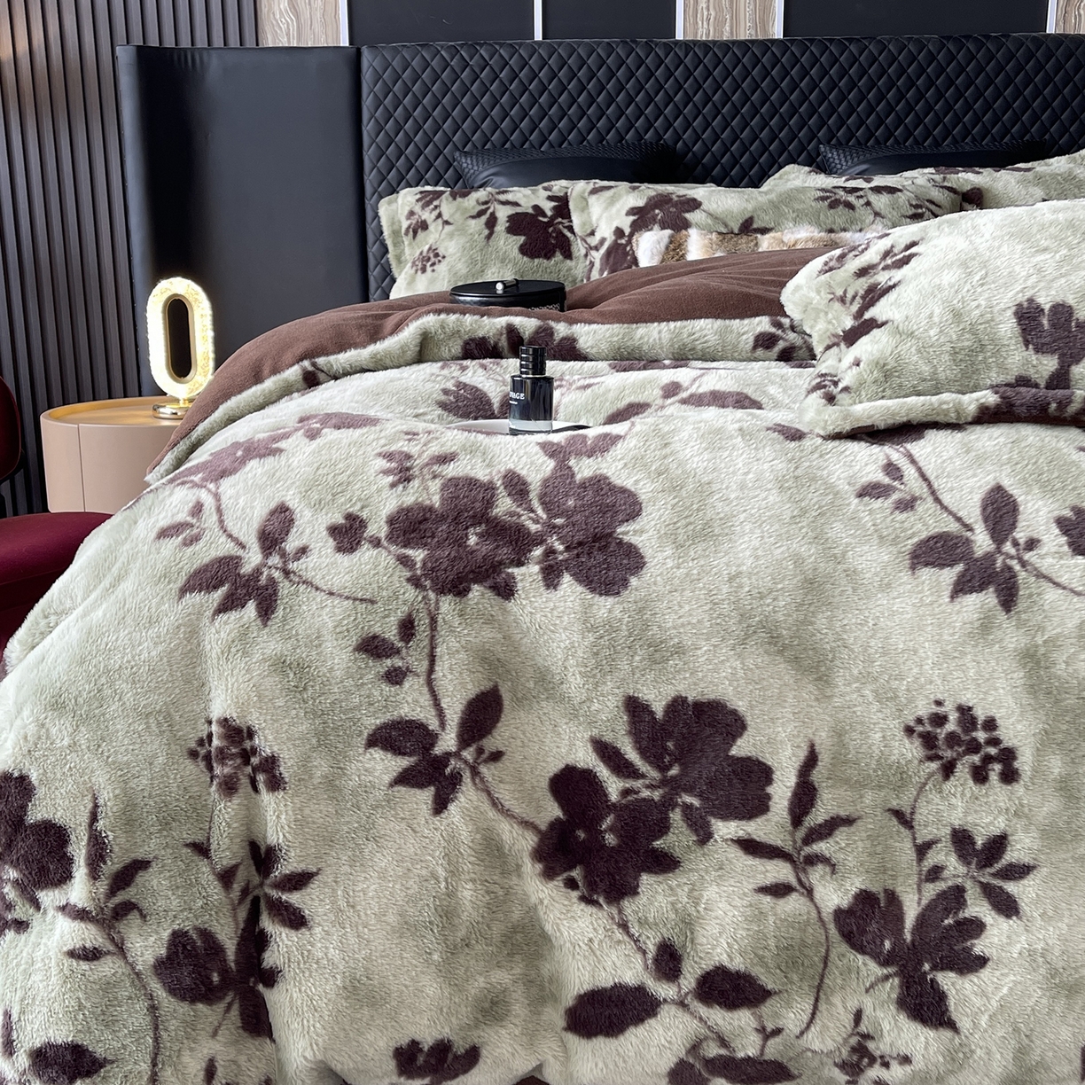 91家纺网 家纺一手货源 找家纺 莱豫家纺 2025新款秋冬加厚皮草级兔绒加牛奶绒四件套 贝莉