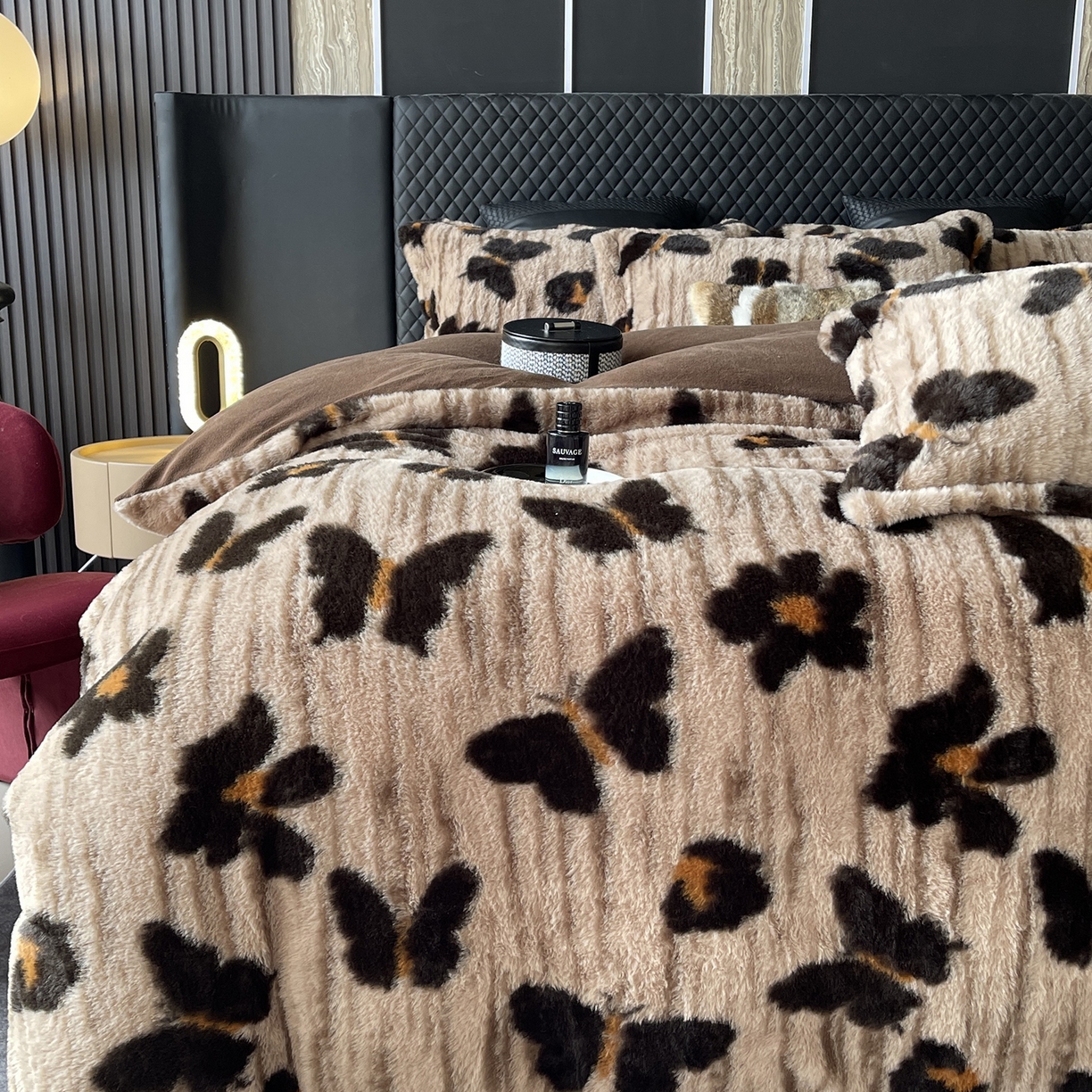 91家纺网 家纺一手货源 找家纺 莱豫家纺 2025新款秋冬加厚皮草级兔绒加牛奶绒四件套 蹀愫