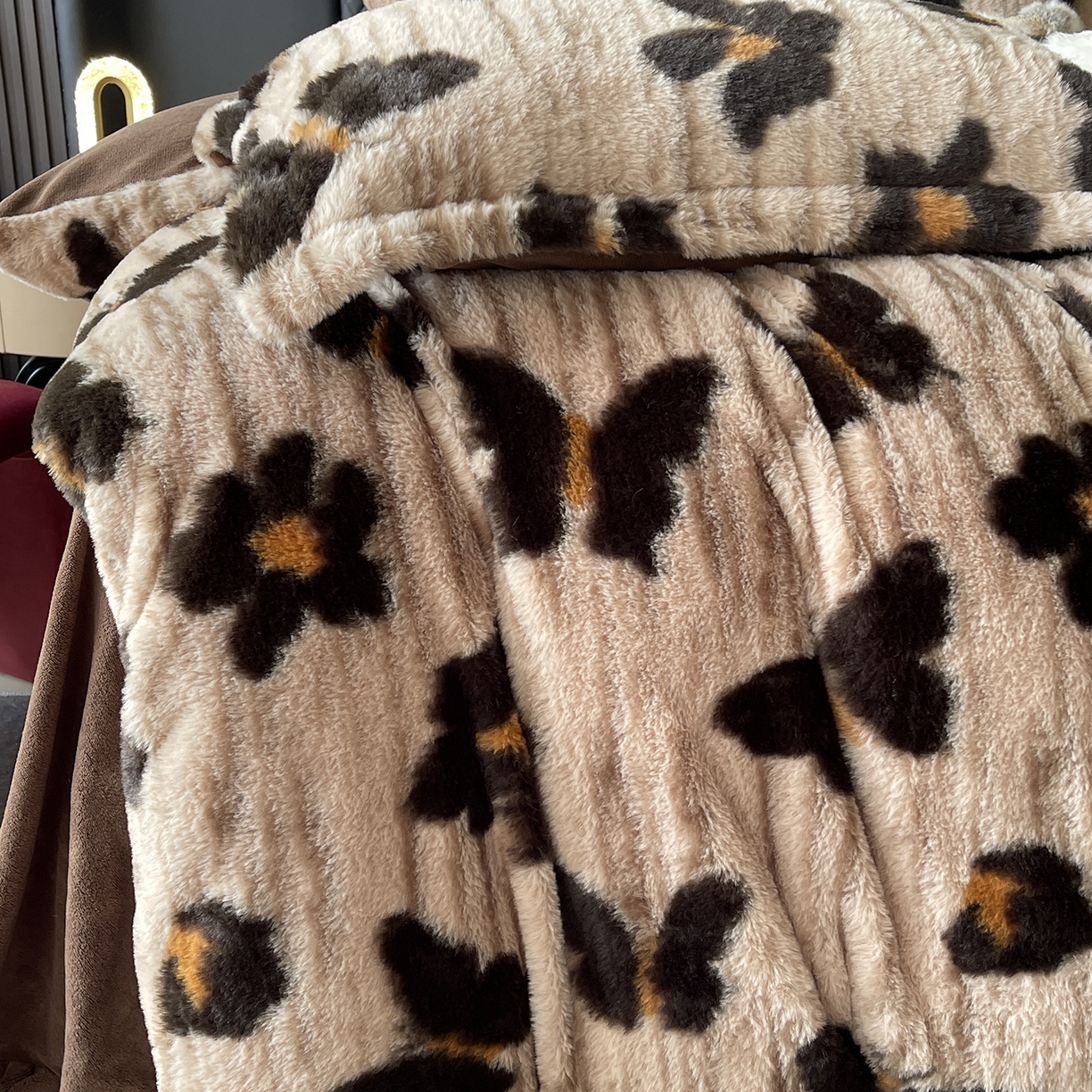 91家纺网 家纺一手货源 找家纺 莱豫家纺 2025新款秋冬加厚皮草级兔绒加牛奶绒四件套 蹀愫