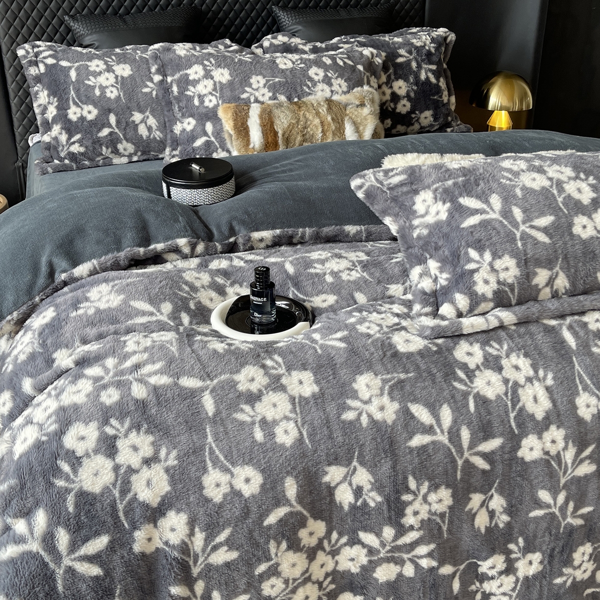 91家纺网 家纺一手货源 找家纺 莱豫家纺 2025新款秋冬加厚皮草级兔绒加牛奶绒四件套 菲比