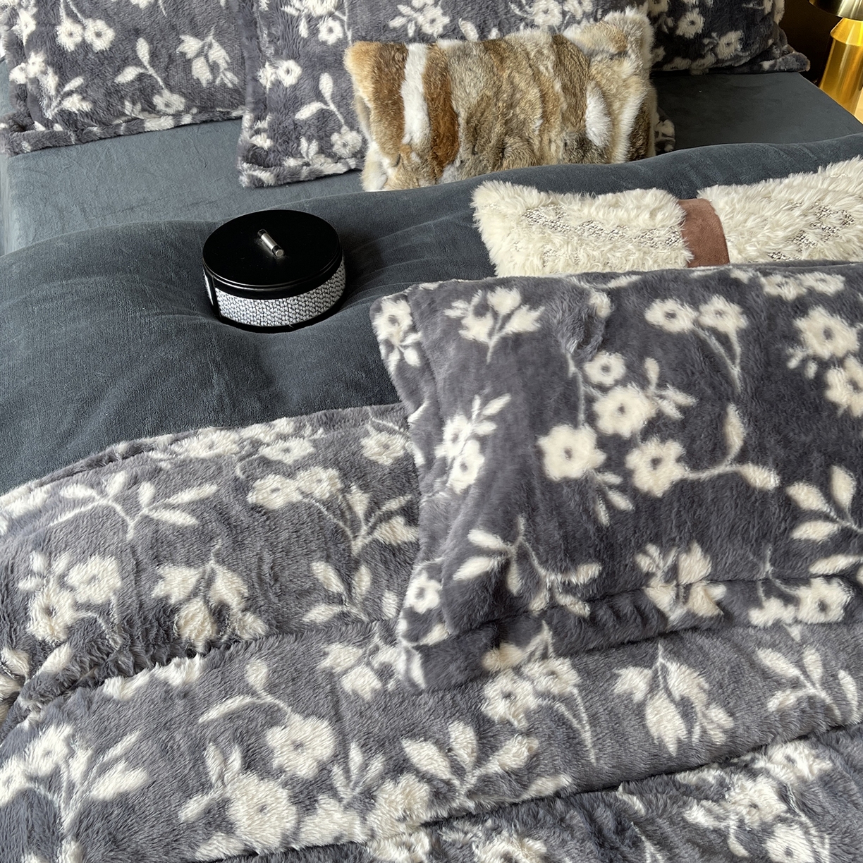 91家纺网 家纺一手货源 找家纺 莱豫家纺 2025新款秋冬加厚皮草级兔绒加牛奶绒四件套 菲比