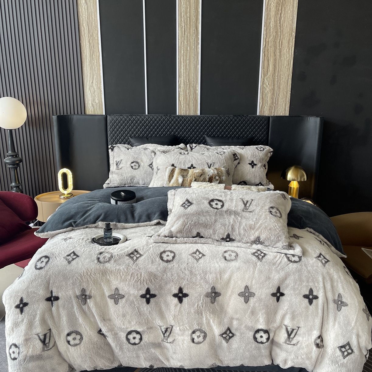 91家纺网 家纺一手货源 找家纺 莱豫家纺 2025新款秋冬加厚皮草级兔绒加牛奶绒四件套 路易灰