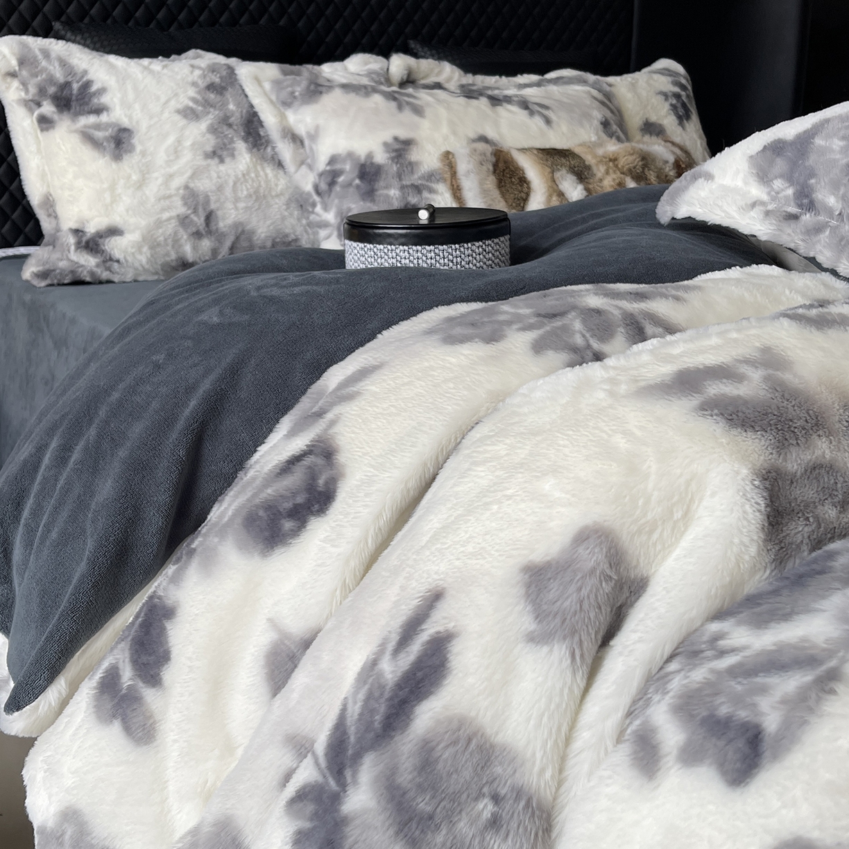 91家纺网 家纺一手货源 找家纺 莱豫家纺 2025新款秋冬加厚皮草级兔绒加牛奶绒四件套 罗杰