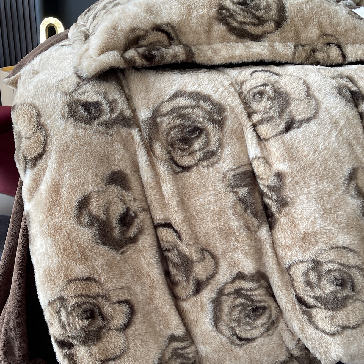 91家纺网 家纺一手货源 找家纺 莱豫家纺 2025新款秋冬加厚皮草级兔绒加牛奶绒四件套 玫瑰