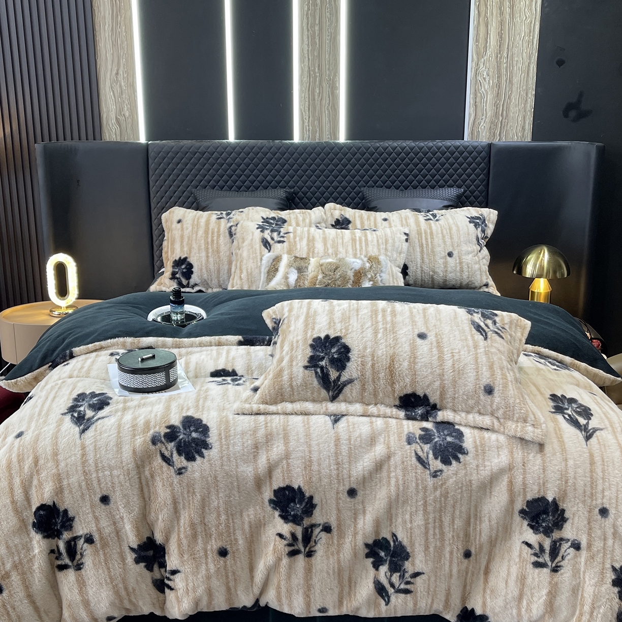 91家纺网 家纺一手货源 找家纺 莱豫家纺 2025新款秋冬加厚皮草级兔绒加牛奶绒四件套 沐瑶