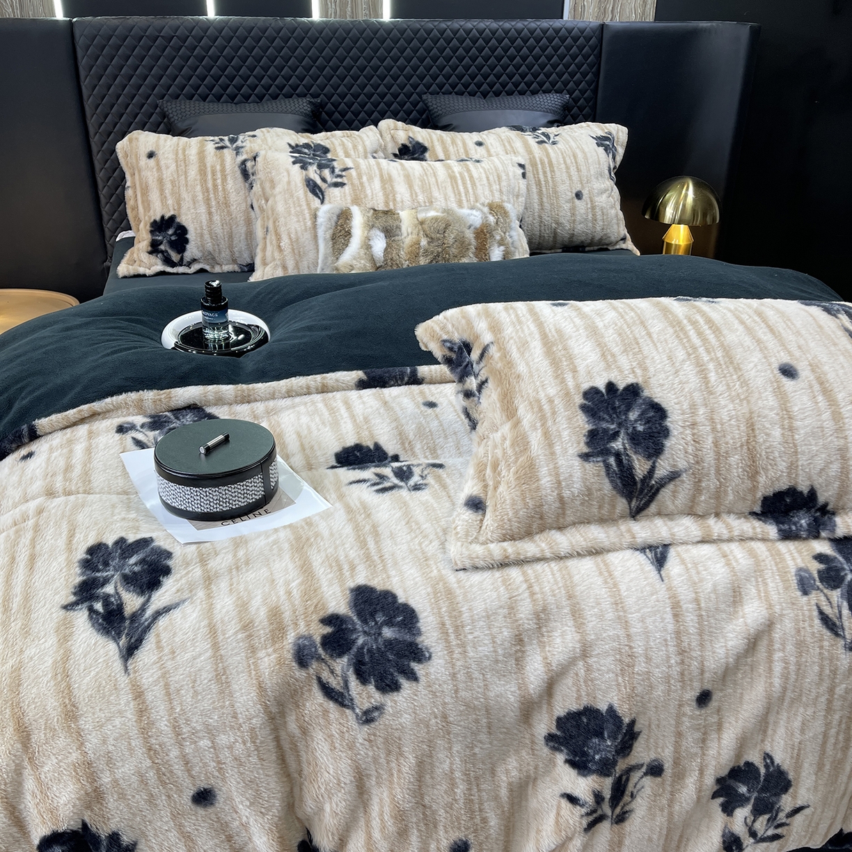 91家纺网 家纺一手货源 找家纺 莱豫家纺 2025新款秋冬加厚皮草级兔绒加牛奶绒四件套 沐瑶