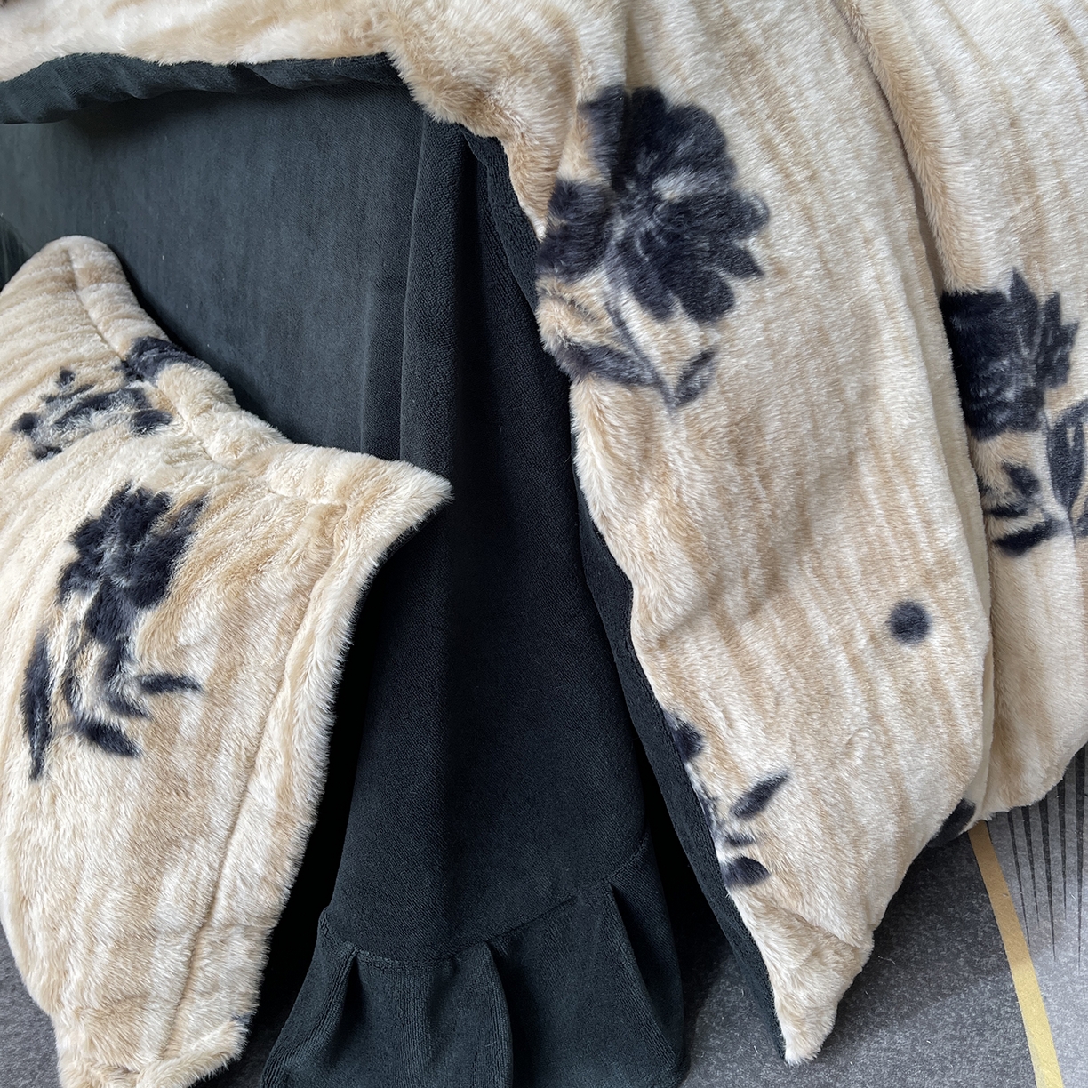 91家纺网 家纺一手货源 找家纺 莱豫家纺 2025新款秋冬加厚皮草级兔绒加牛奶绒四件套 沐瑶