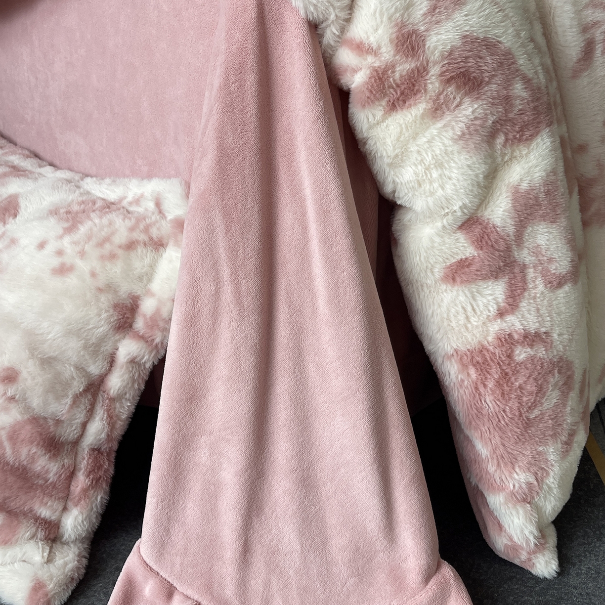 91家纺网 家纺一手货源 找家纺 莱豫家纺 2025新款秋冬加厚皮草级兔绒加牛奶绒四件套 念薇