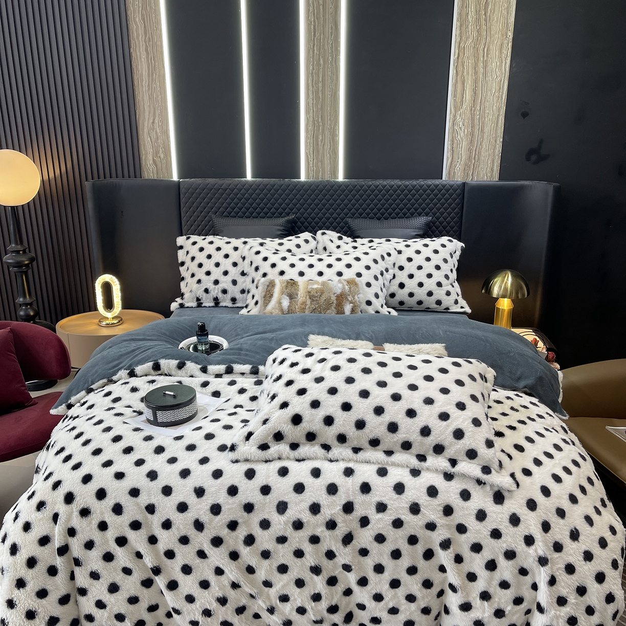 91家纺网 家纺一手货源 找家纺 莱豫家纺 2025新款秋冬加厚皮草级兔绒加牛奶绒四件套 圆点灰