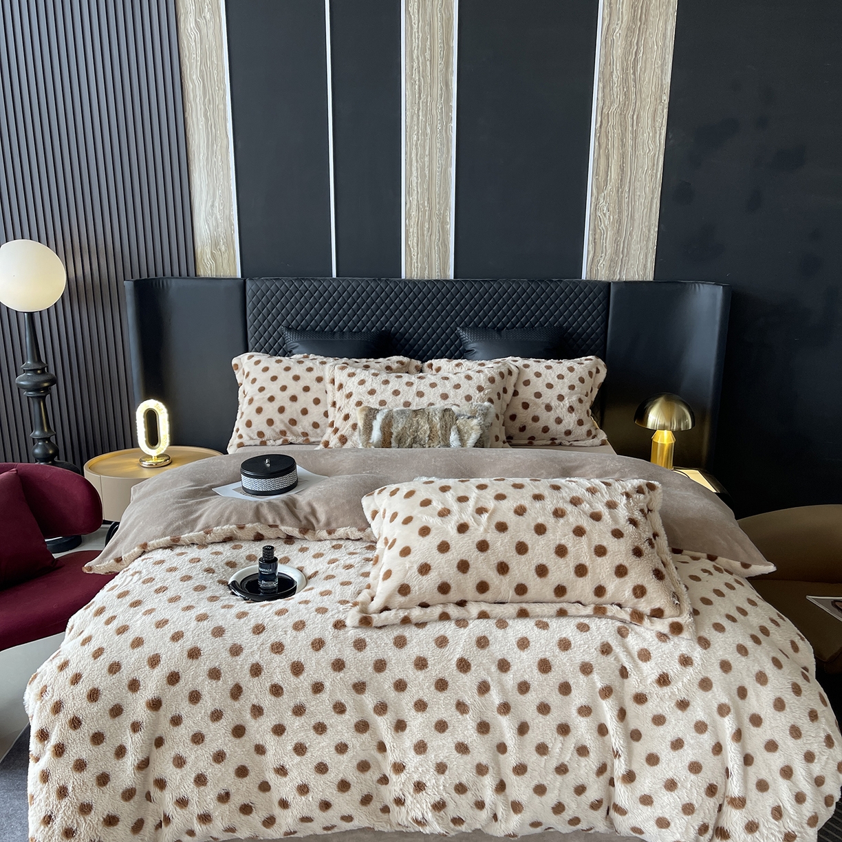 91家纺网 家纺一手货源 找家纺 莱豫家纺 2025新款秋冬加厚皮草级兔绒加牛奶绒四件套 圆点咖