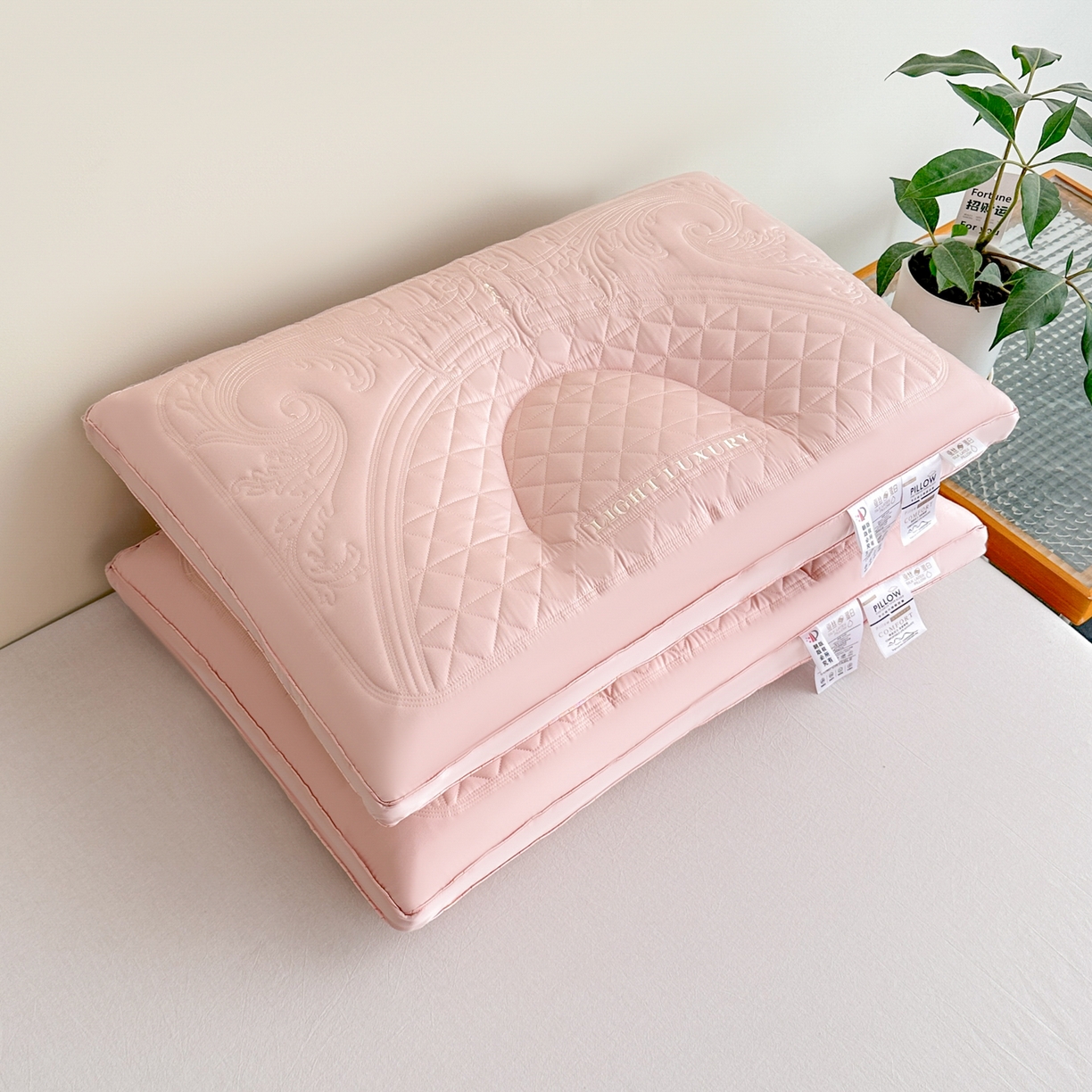 91家纺网 家纺一手货源 找家纺 十仟家纺 2025新款家用护颈椎助睡眠枕芯成人学生宿舍记忆枕枕头 粉色