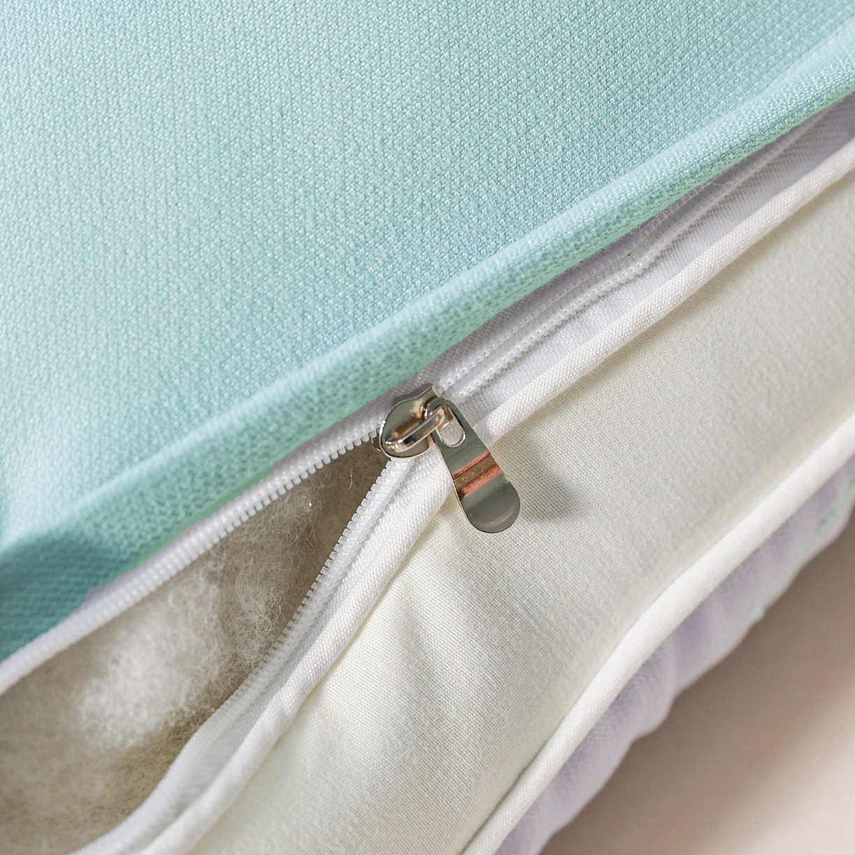 91家纺网 家纺一手货源 找家纺 （总）十仟家纺 2025新款刺绣款超柔软枕头枕芯家用单个成人护颈椎助深度睡眠枕芯