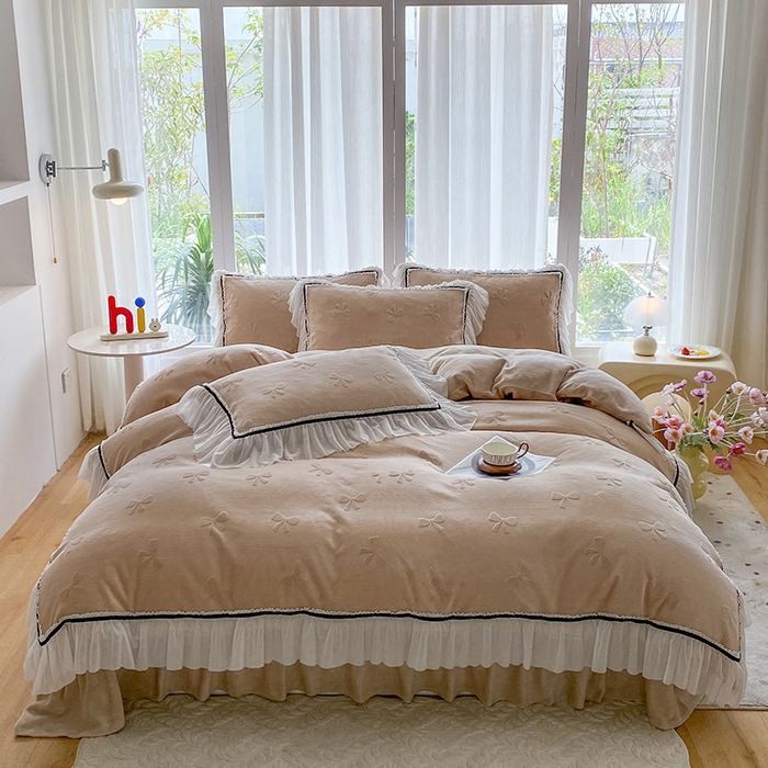 91家纺网 家纺一手货源 找家纺 青竹苑 2025新款韩版全消光烂花牛奶绒床盖四件套 蝴蝶-卡其