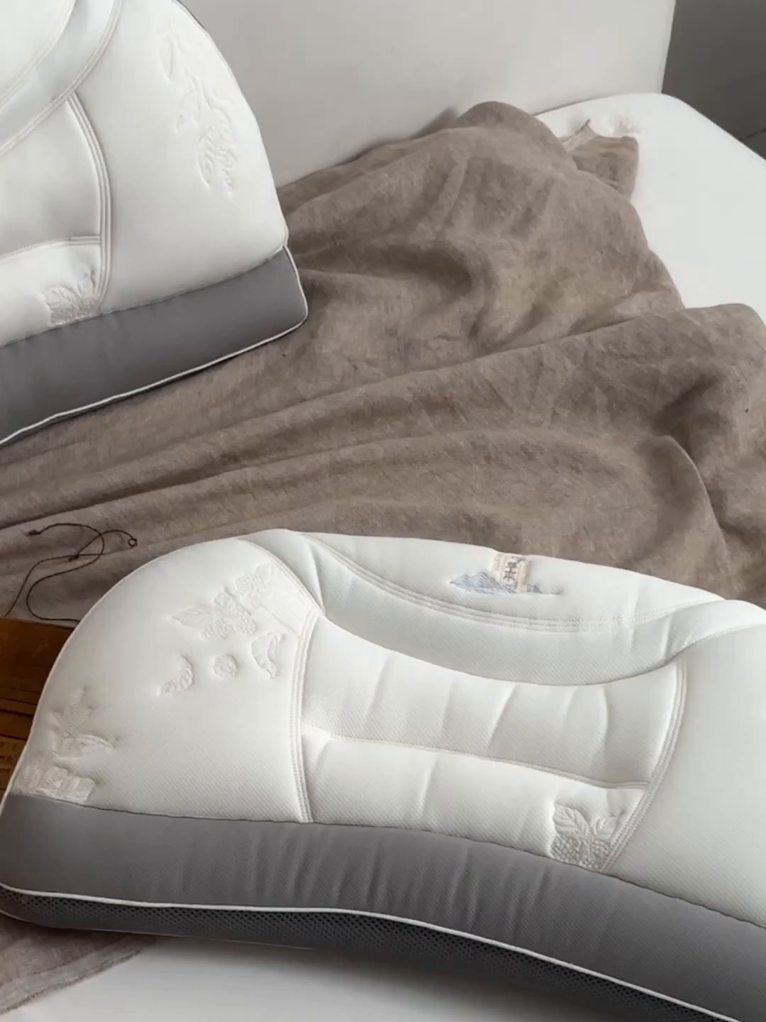 91家纺网 家纺一手货源 找家纺 （总）十仟家纺 2025新款舒适亲肤五子草本枕头枕芯