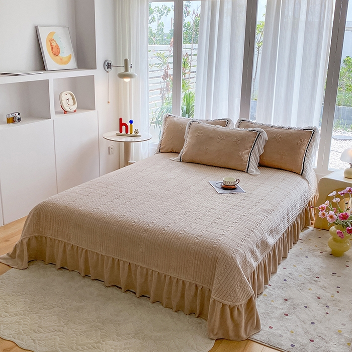 91家纺网 家纺一手货源 找家纺 青竹苑 2025新款韩版全消光烂花牛奶绒床盖四件套 蝴蝶-卡其