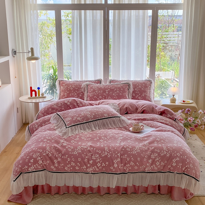 91家纺网 家纺一手货源 找家纺 青竹苑 2025新款韩版全消光烂花牛奶绒床盖四件套 樱花-豆沙