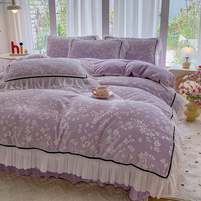 91家纺网 家纺一手货源 找家纺 青竹苑 2025新款韩版全消光烂花牛奶绒床盖四件套 樱花-紫色