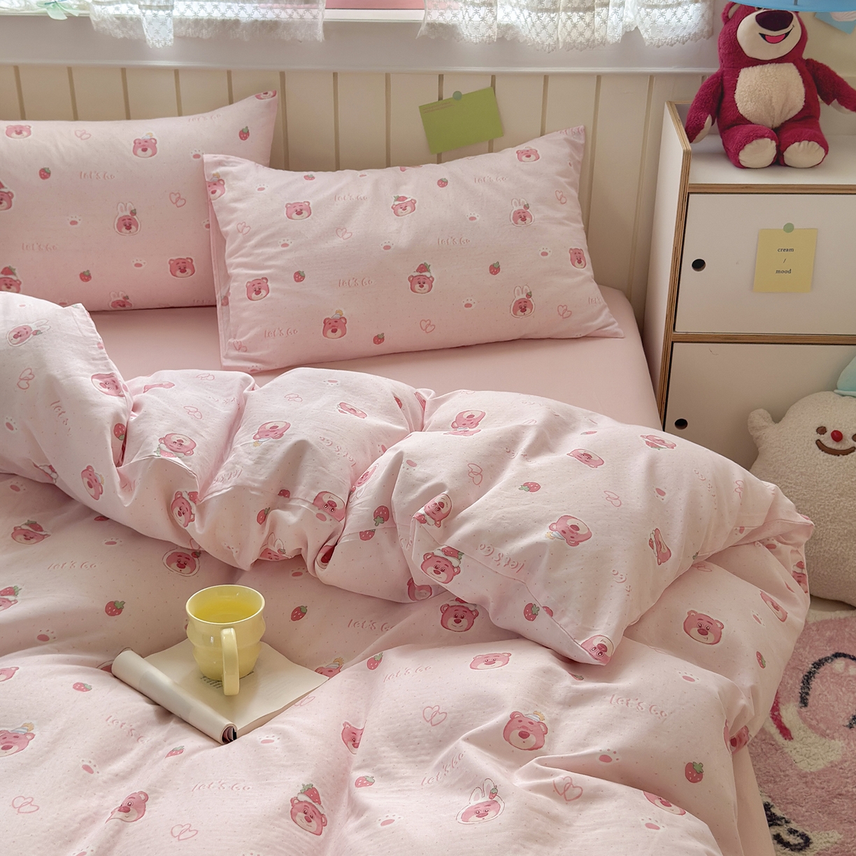 91家纺网 家纺一手货源 找家纺 于果 2025新款全棉双层纱四件套（第六批） 草莓熊仔-粉