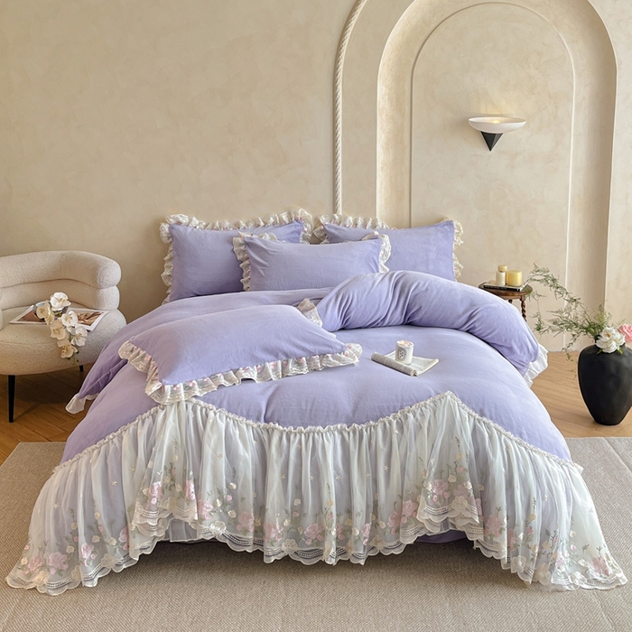 91家纺网 家纺一手货源 找家纺 绒掌柜 （总）2025新款消光级牛奶绒婴儿绒刺绣花边工艺款四件套（品质含买家秀）—巴黎系列 优雅紫