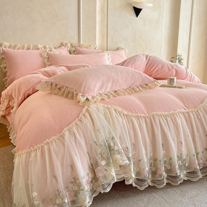 绒掌柜 （总）2025新款消光级牛奶绒婴儿绒刺绣花边工艺款四件套（品质含买家秀）—巴黎系列 玉颜粉