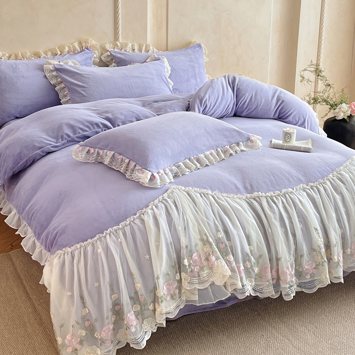 91家纺网 家纺一手货源 找家纺 绒掌柜 （总）2025新款消光级牛奶绒婴儿绒刺绣花边工艺款四件套（品质含买家秀）—巴黎系列 优雅紫