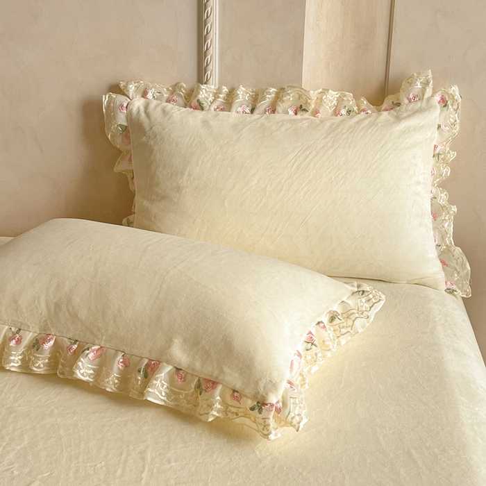 91家纺网 家纺一手货源 找家纺 绒掌柜 （总）2025新款消光级牛奶绒婴儿绒刺绣花边工艺款四件套（品质含买家秀）—巴黎系列 奶昔白