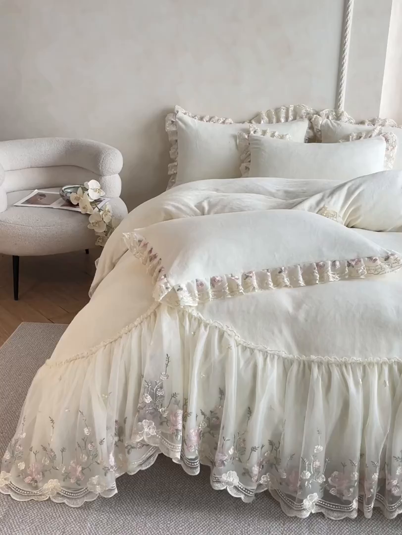 91家纺网 家纺一手货源 找家纺 绒掌柜 （总）2025新款消光级牛奶绒婴儿绒刺绣花边工艺款四件套（品质含买家秀）—巴黎系列 奶昔白
