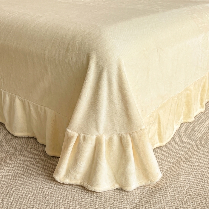 91家纺网 家纺一手货源 找家纺 绒掌柜 （总）2025新款消光级牛奶绒婴儿绒刺绣花边工艺款四件套（品质含买家秀）—巴黎系列 奶昔白