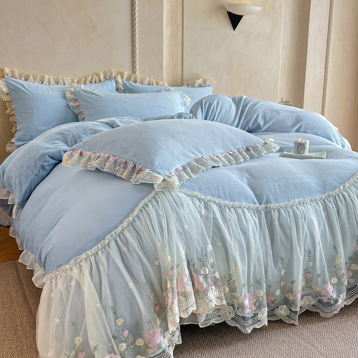 91家纺网 家纺一手货源 找家纺 （总）绒掌柜 （总）2025新款消光级牛奶绒婴儿绒刺绣花边工艺款四件套（品质含买家秀）—巴黎系列