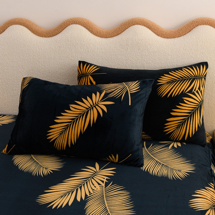 91家纺网 家纺一手货源 找家纺 圣楚 2025新款牛奶绒印花床裙三件套 青春年华