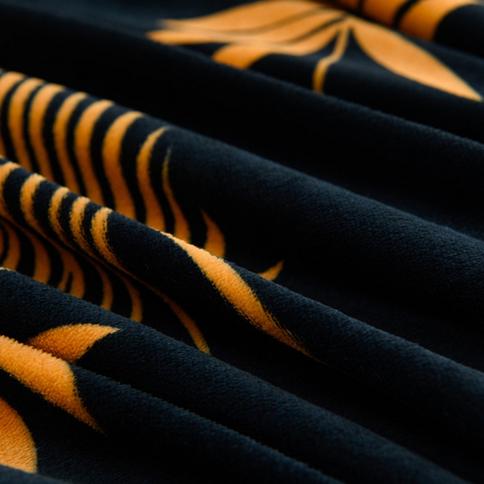 91家纺网 家纺一手货源 找家纺 圣楚 2025新款牛奶绒印花床裙三件套 青春年华