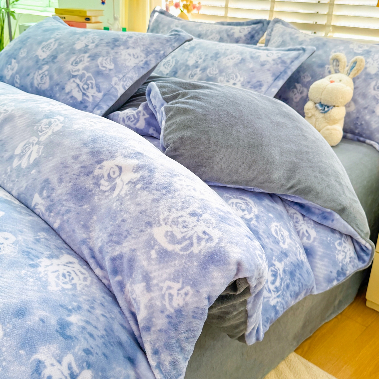 91家纺网 家纺一手货源 找家纺 （总）肖恩毯业 2025新款印花牛奶绒四件套