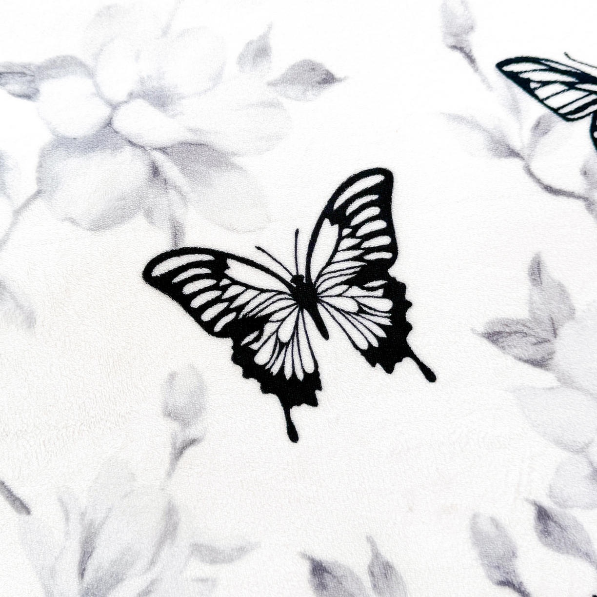 91家纺网 家纺一手货源 找家纺 肖恩毯业 2025新款印花牛奶绒四件套 蝶恋