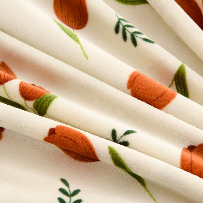 91家纺网 家纺一手货源 找家纺 圣楚 2025新款牛奶绒印花床裙三件套 最美伊人