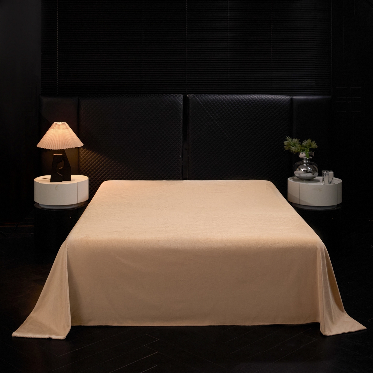 91家纺网 家纺一手货源 找家纺 新方向 2025新款240克全消光数码印花牛奶绒四件套床盖款-云杉 云杉-香槟