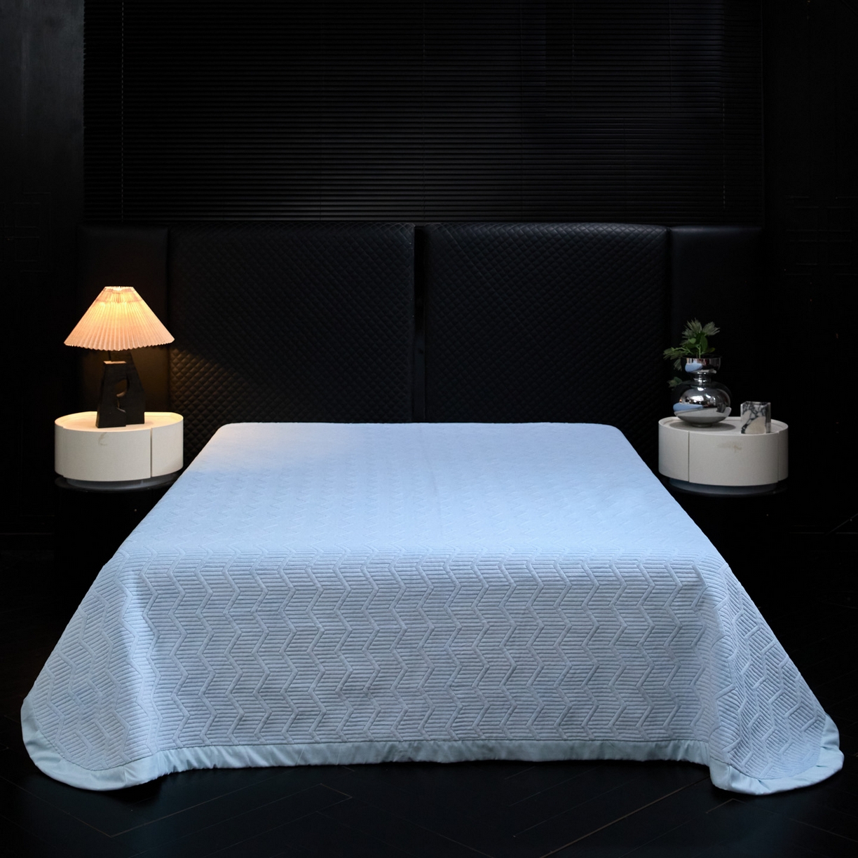 91家纺网 家纺一手货源 找家纺 新方向 2025新款240克全消光数码印花牛奶绒四件套床盖款-云杉 云杉-星月蓝