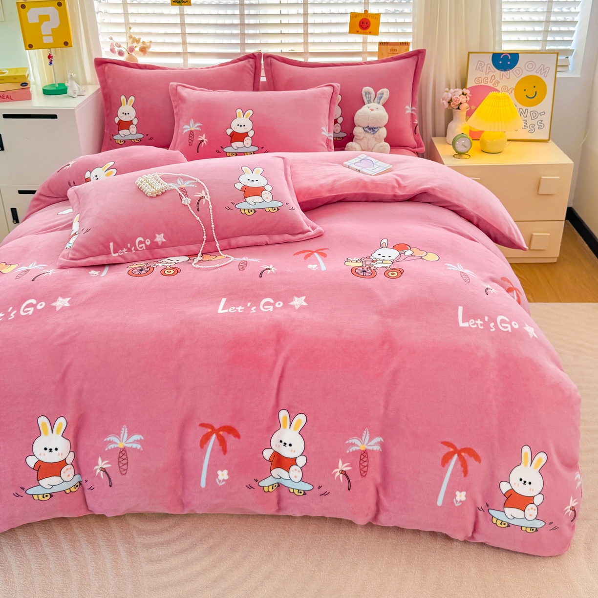 91家纺网 家纺一手货源 找家纺 肖恩毯业 2025新款印花牛奶绒四件套 萌宠