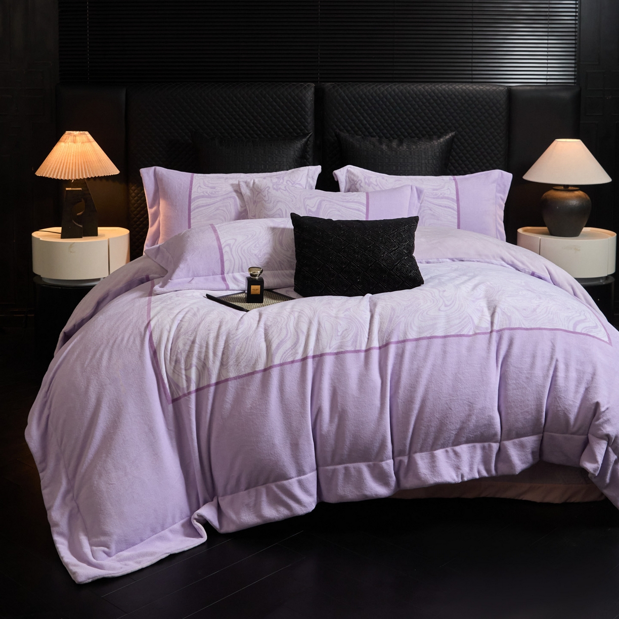 91家纺网 家纺一手货源 找家纺 新方向 2025新款240克全消光数码印花牛奶绒四件套床盖款-云杉 云杉-魅紫