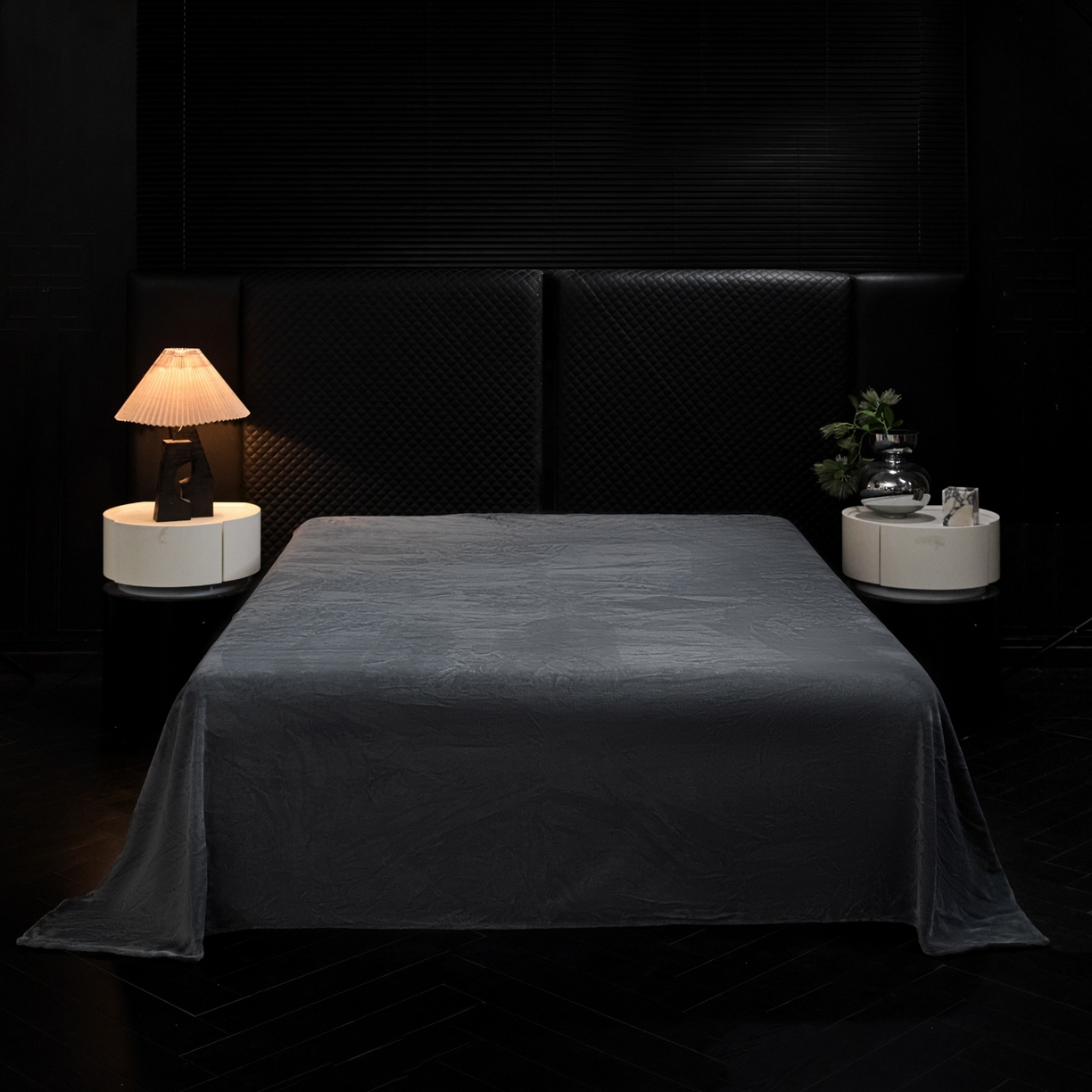 91家纺网 家纺一手货源 找家纺 新方向 2025新款240克全消光数码印花牛奶绒四件套床盖款-云杉 云杉-爵士灰